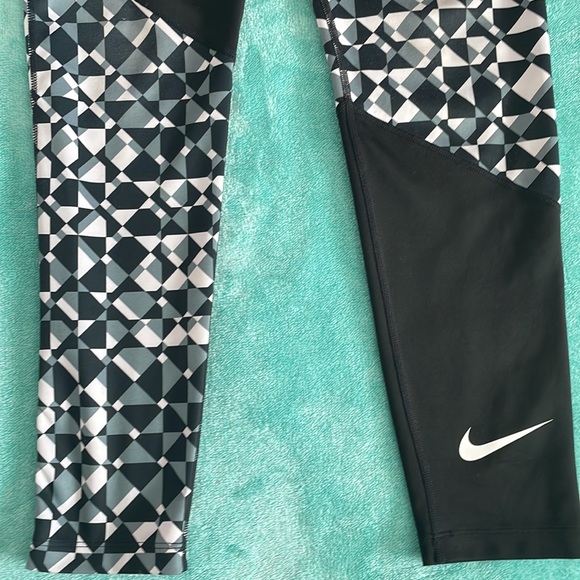 Big girl Nike leggings - Picture 6 of 6